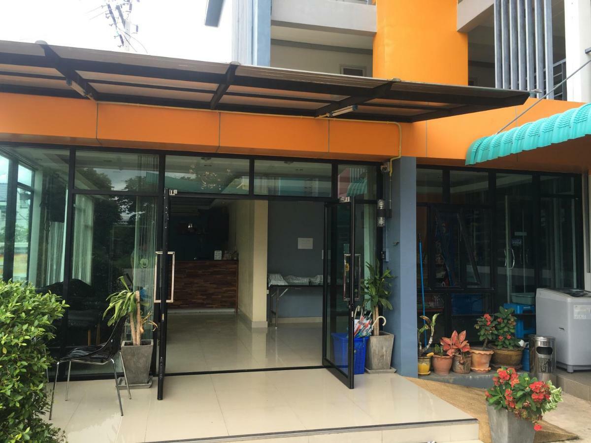 K2 Living Hotel Uttaradit Eksteriør billede
